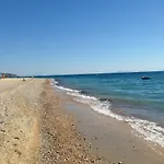 Annamaria Villa *